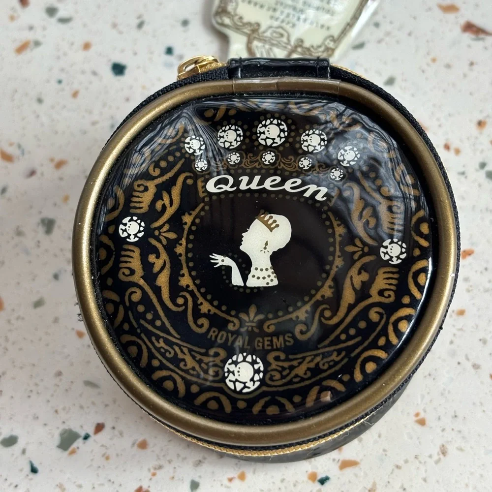 Blue Q blue queen